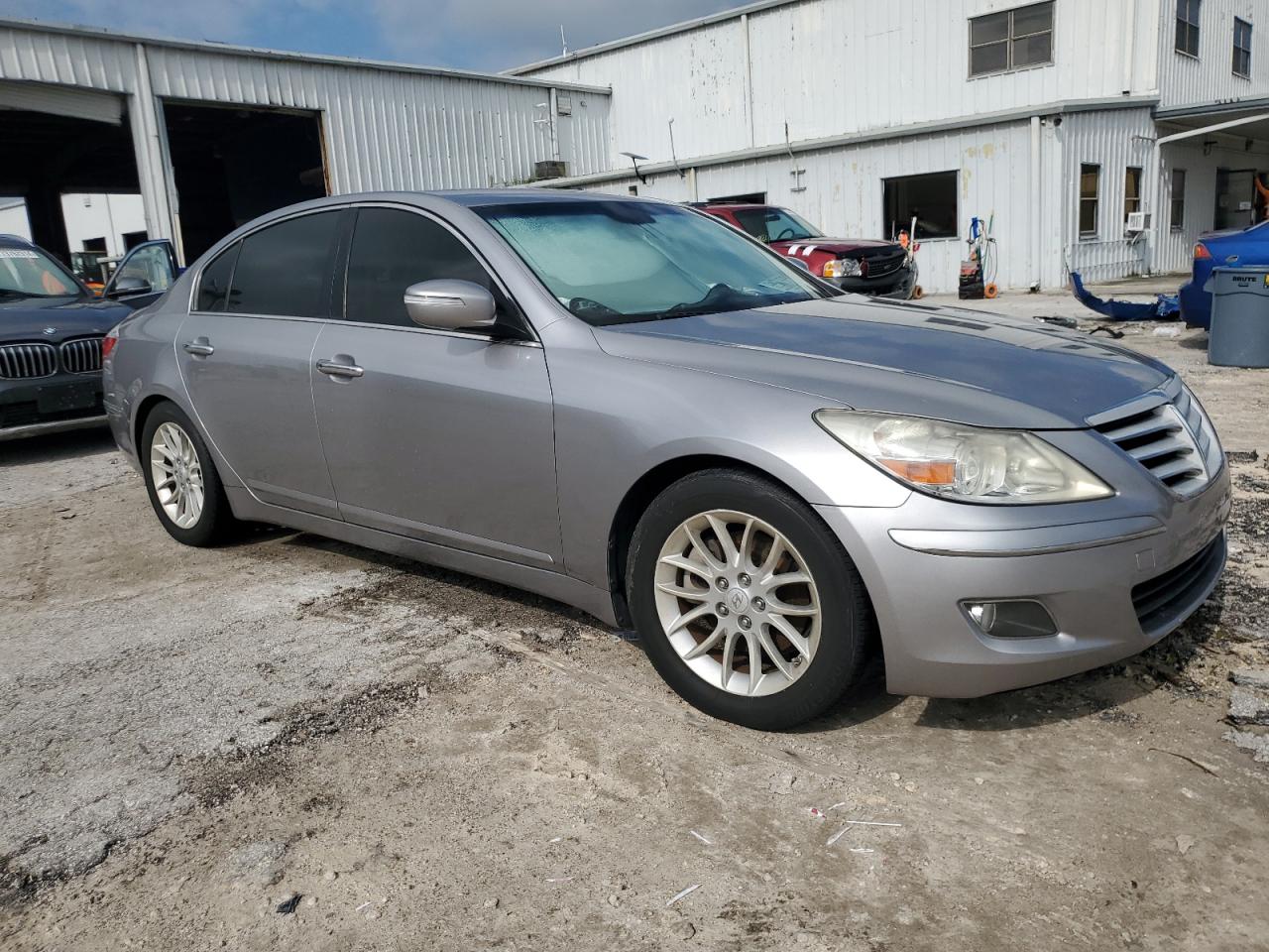 2010 Hyundai Genesis - Image 4