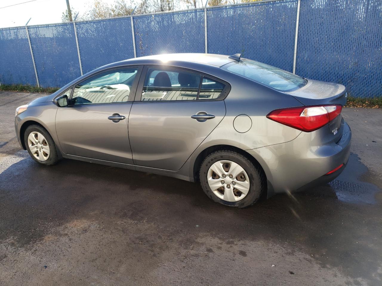 2016 Kia Forte - Image 2