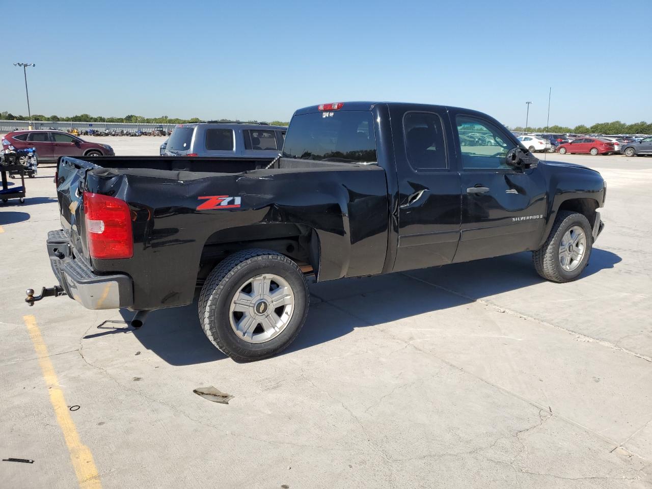 2007 Chevrolet Silverado - Image 3