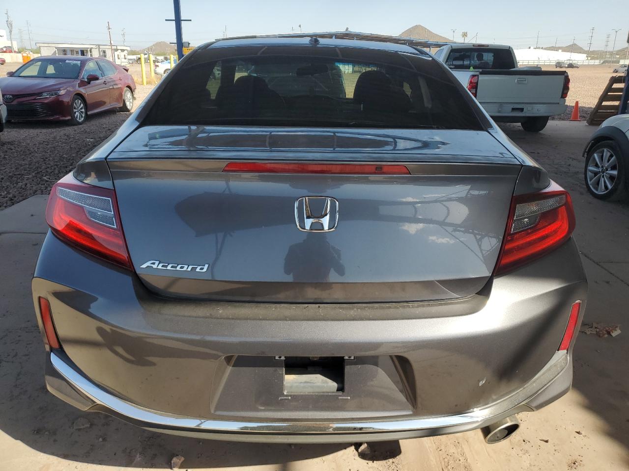 1HGCT1B70HA010331 2017 Honda Accord Ex