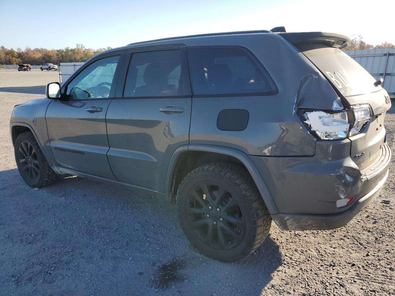 2019 Jeep Grand Cherokee - Image 2
