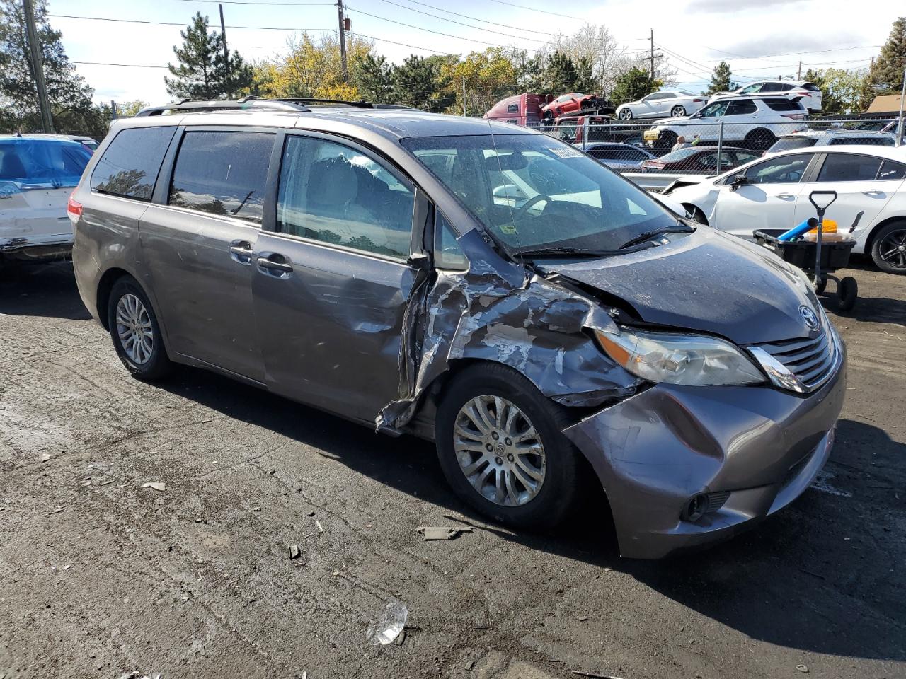 2014 Toyota Sienna - Image 4