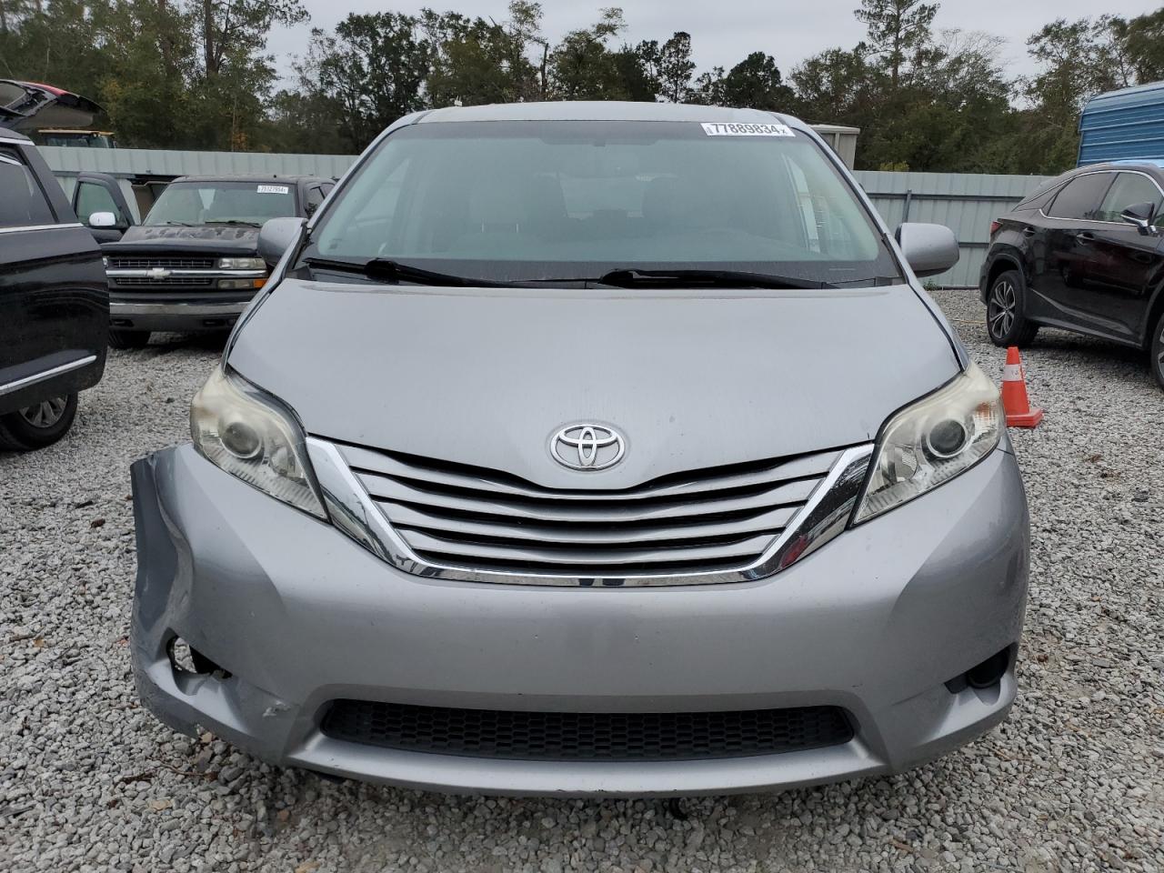 2015 Toyota Sienna - Image 5