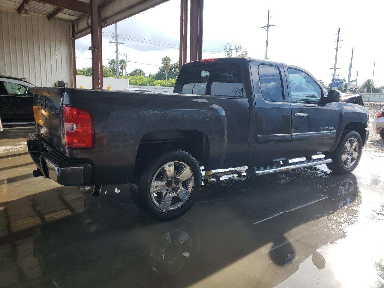 2010 Chevrolet Silverado - Image 3