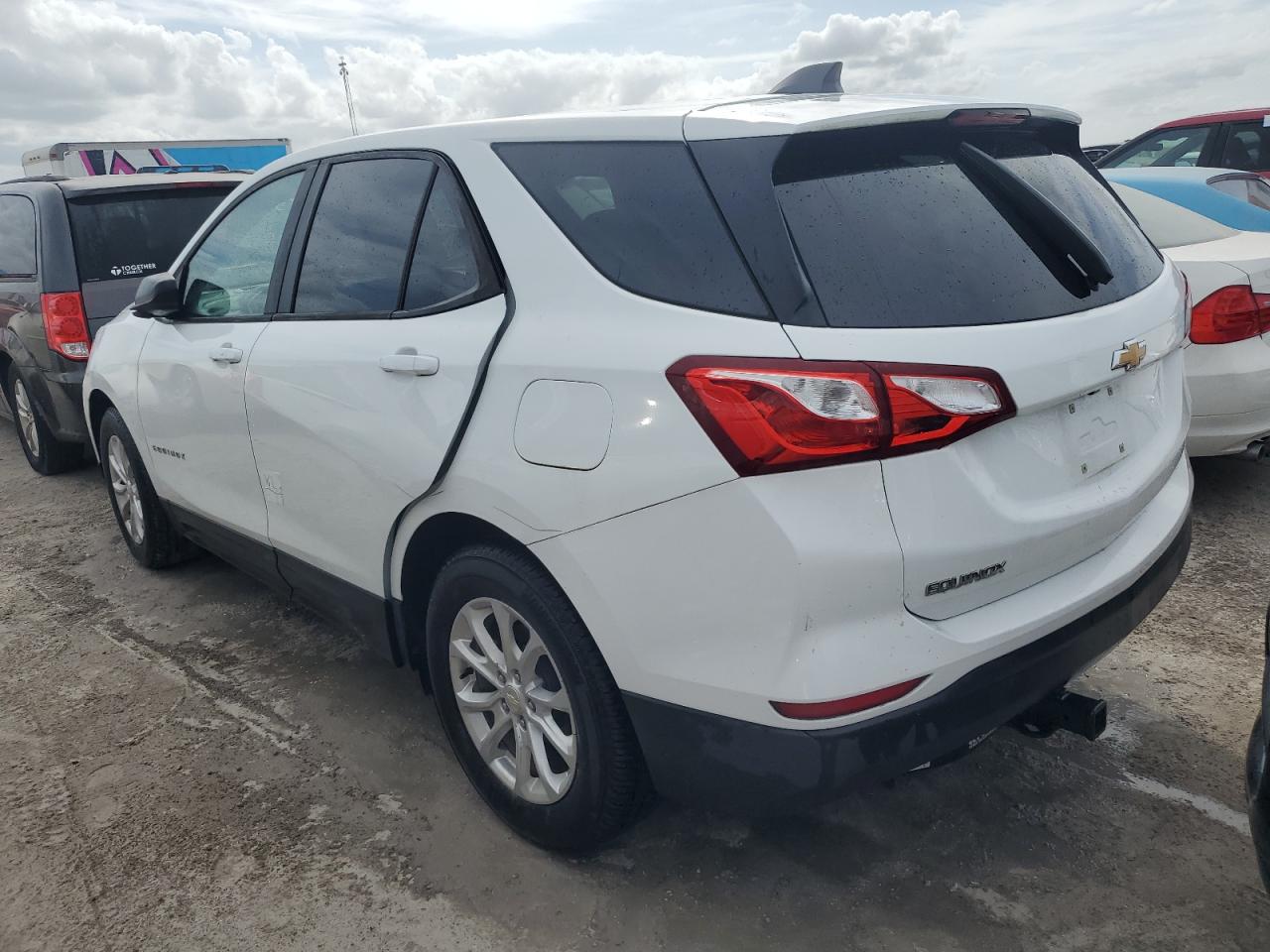 2020 Chevrolet Equinox - Image 2
