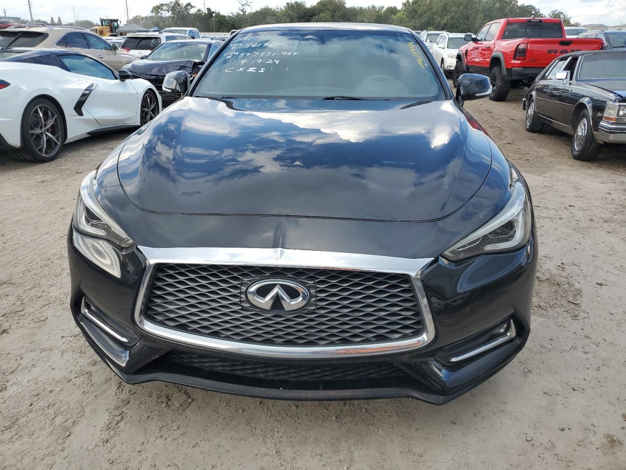 JN1EV7EK4HM361961 2017 Infiniti Q60 Premium