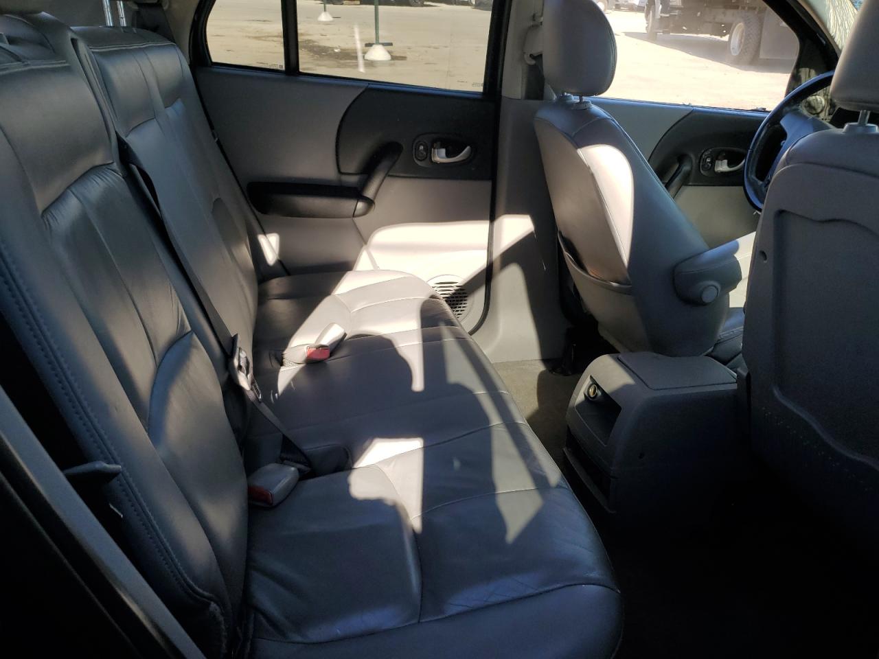 2005 Saturn VUE - Image 11