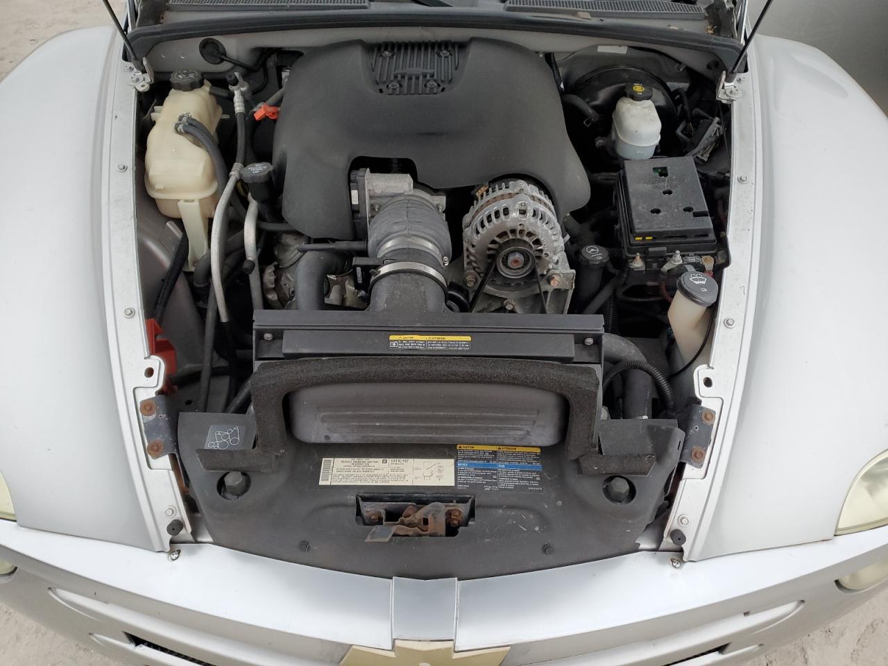 2005 Chevrolet SSR - Image 11