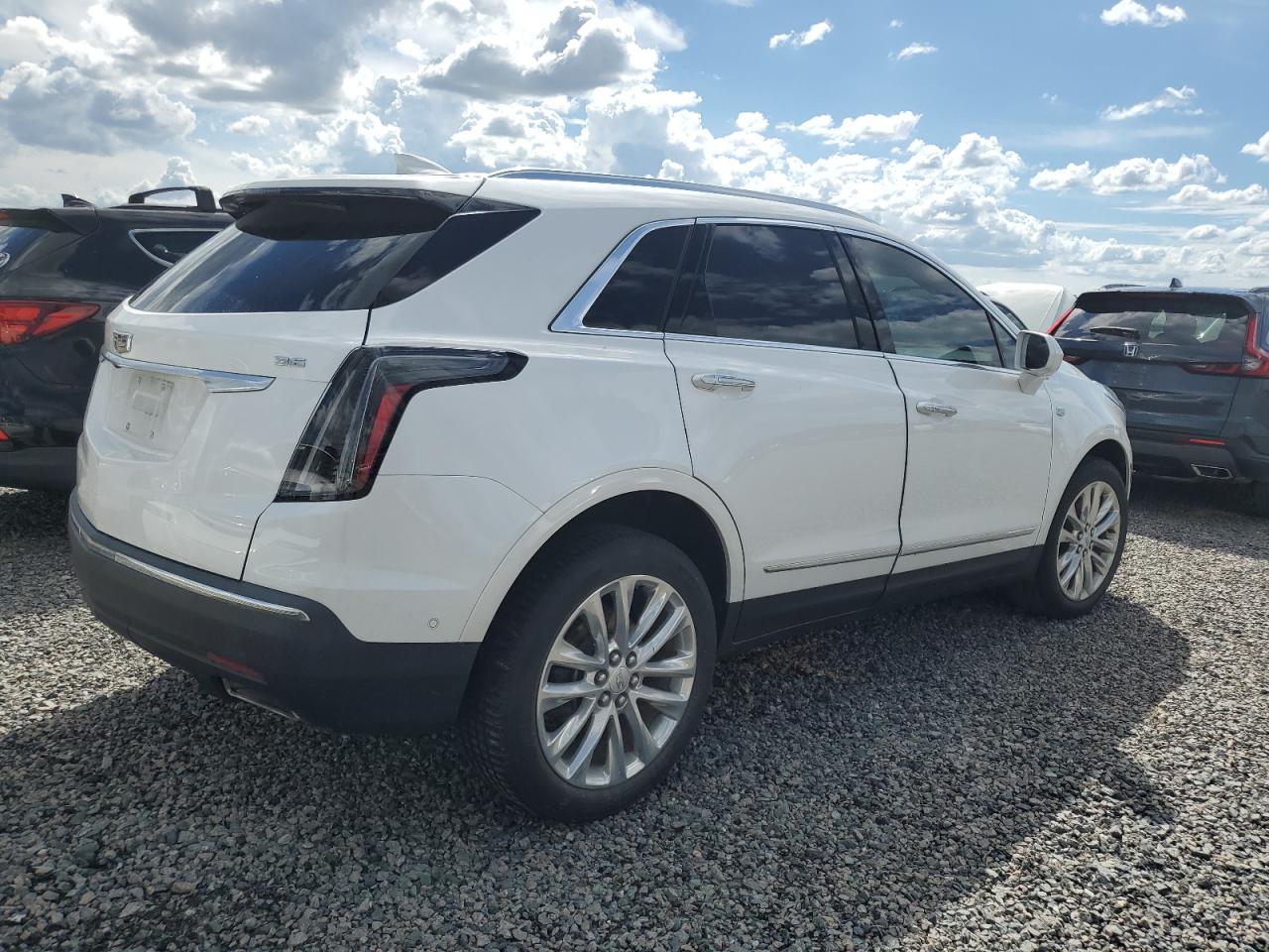 2019 Cadillac XT5 - Image 3