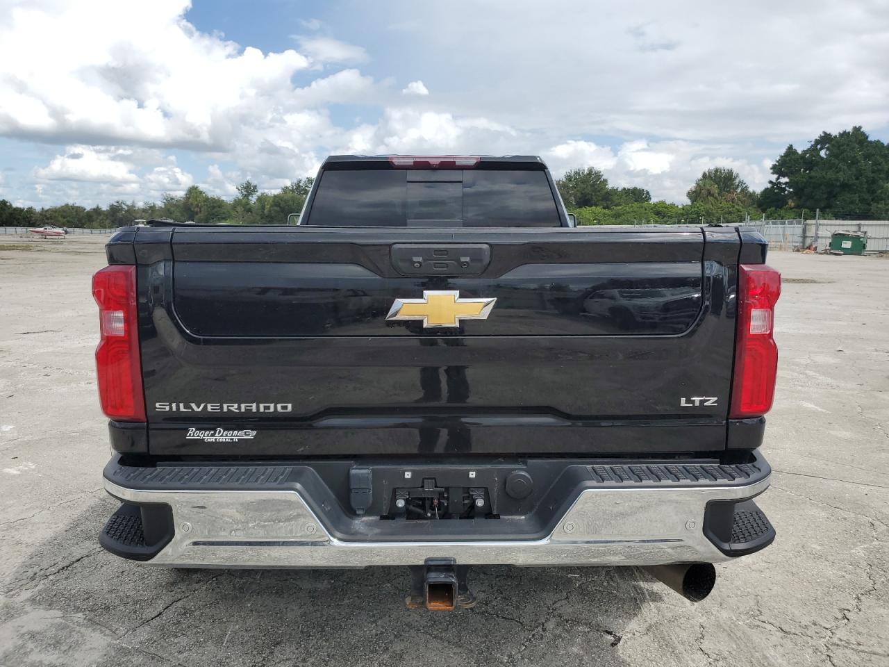 2022 Chevrolet Silverado - Image 6