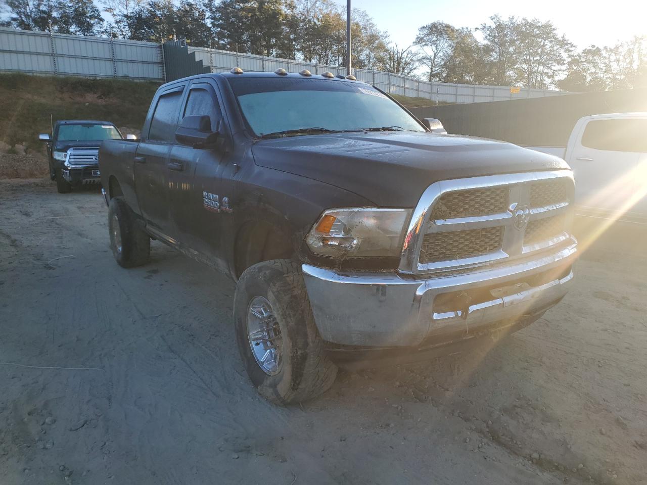 2015 RAM 2500 - Image 4