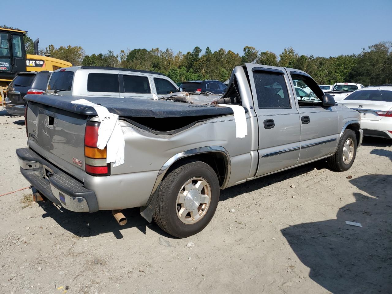 2006 GMC Sierra - Image 3