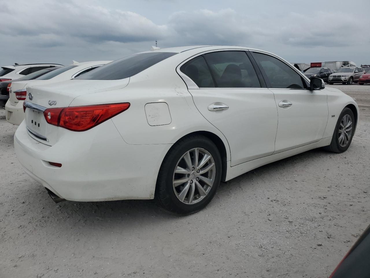 JN1EV7AP6HM741725 2017 Infiniti Q50 Premium