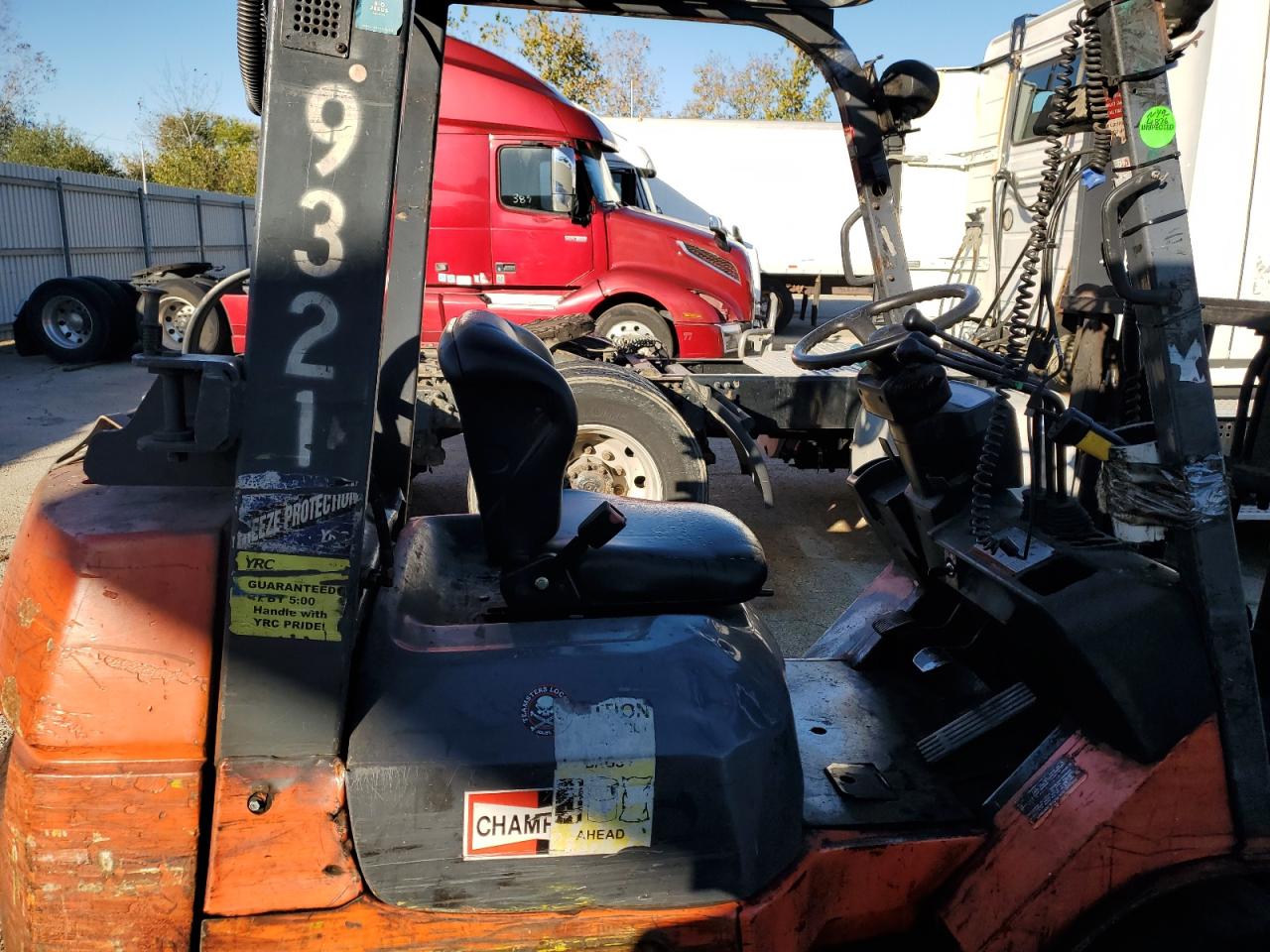 2002 Toyota Forklift VIN: 7FGCU2575769 Lot: 74163144