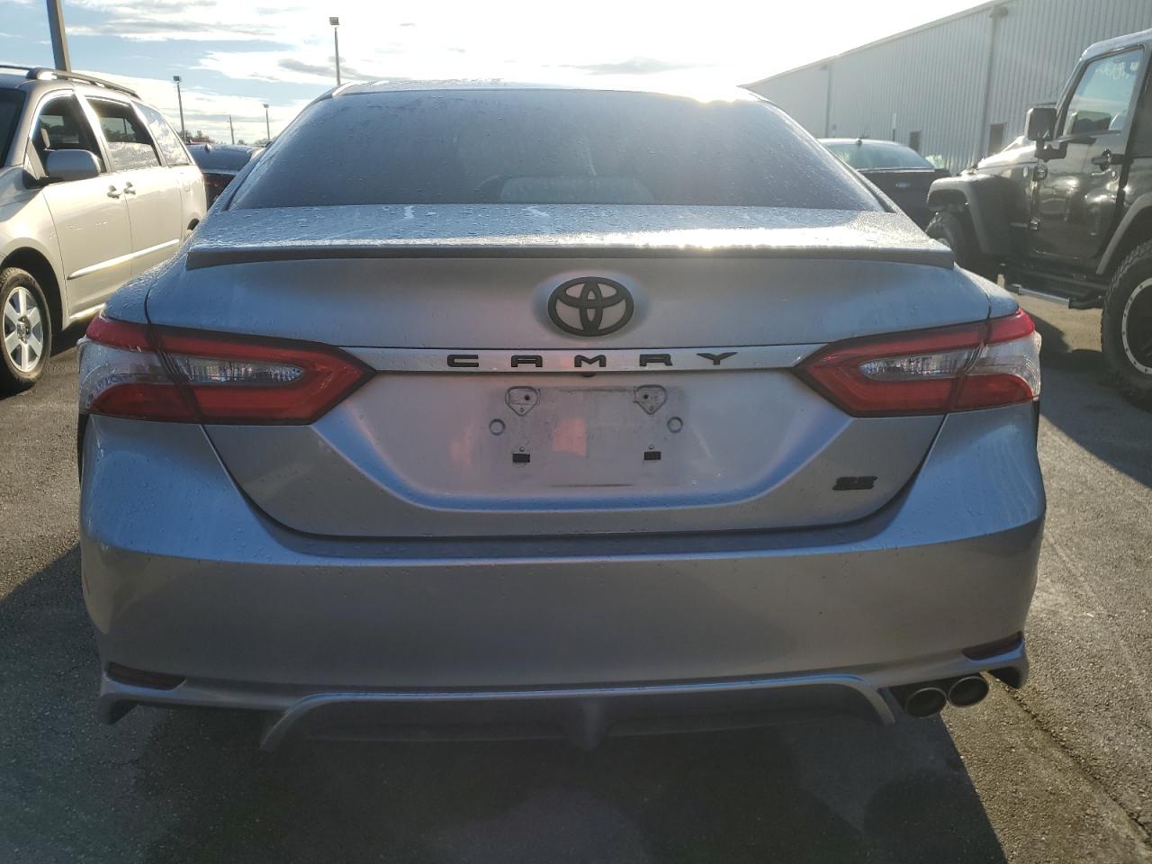 4T1B11HKXJU674423 2018 Toyota Camry L