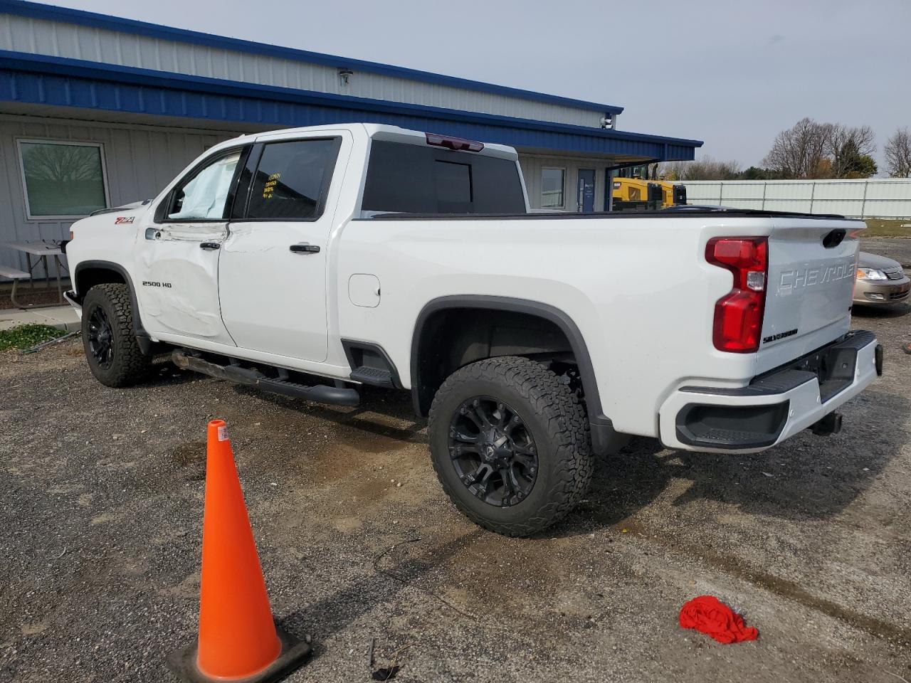 2022 Chevrolet Silverado - Image 2