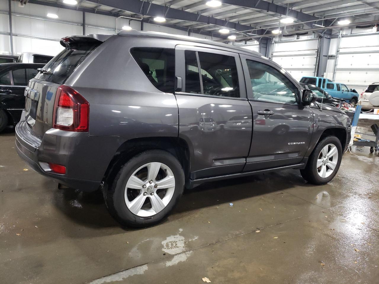 VIN 1C4NJDBB8ED828287 2014 JEEP COMPASS no.3