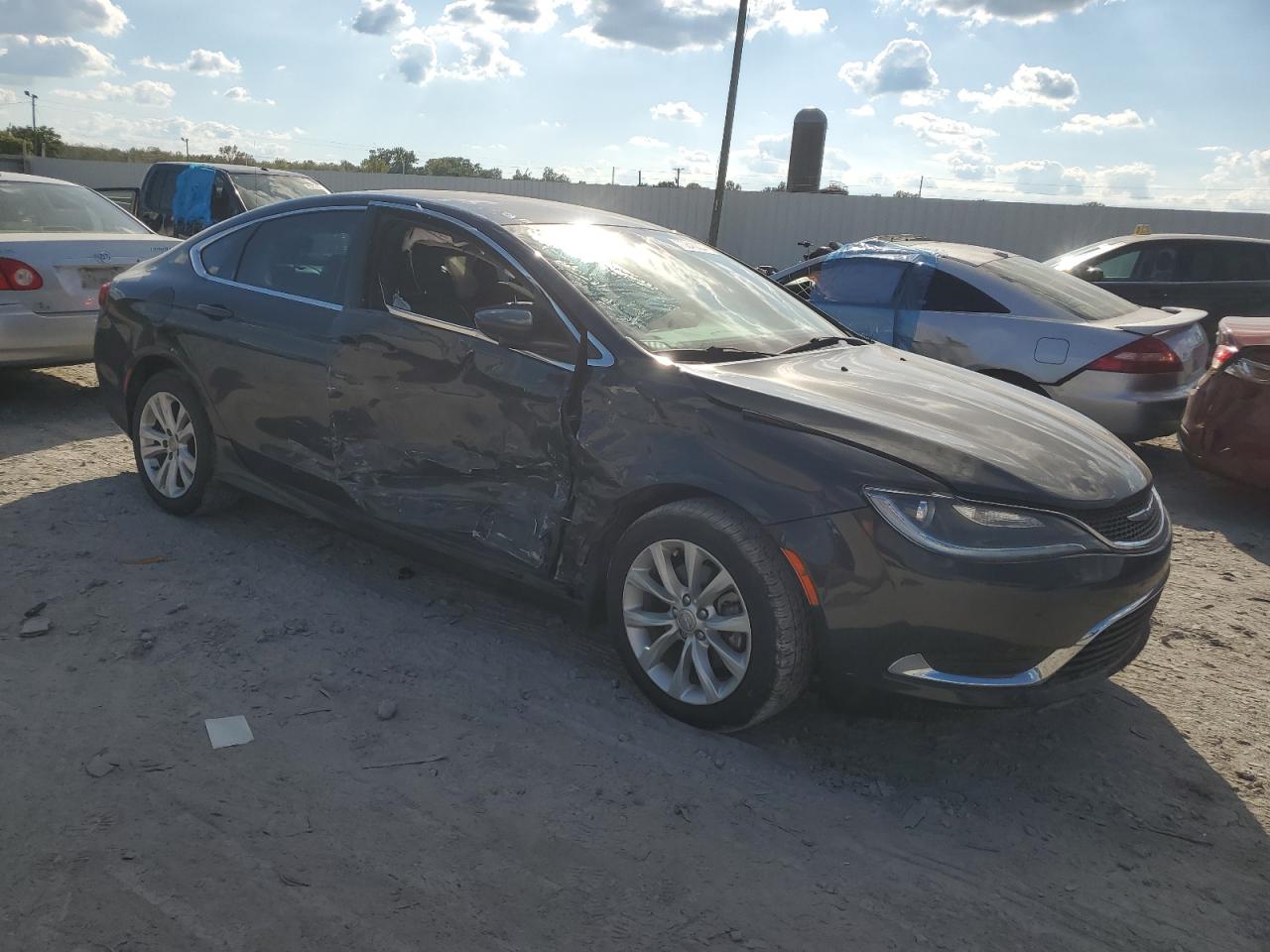 2017 Chrysler 200 - Image 4