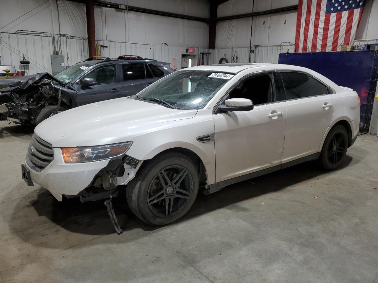2015 Ford Taurus - Image 1