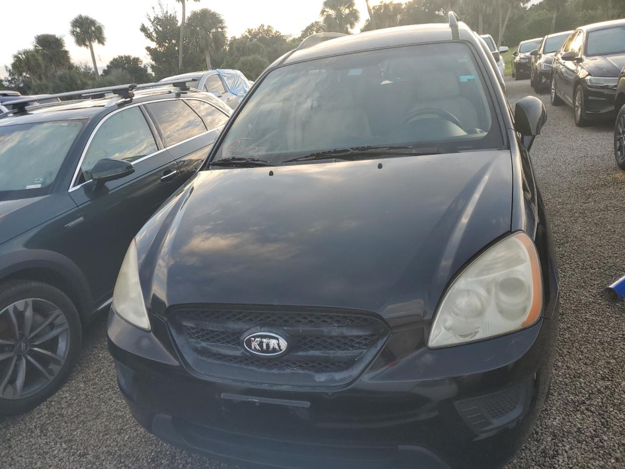 2009 Kia Rondo - Image 5