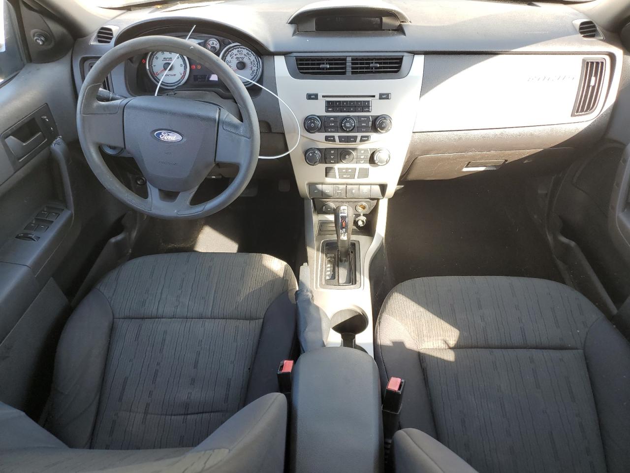 2010 Ford Focus - Image 8