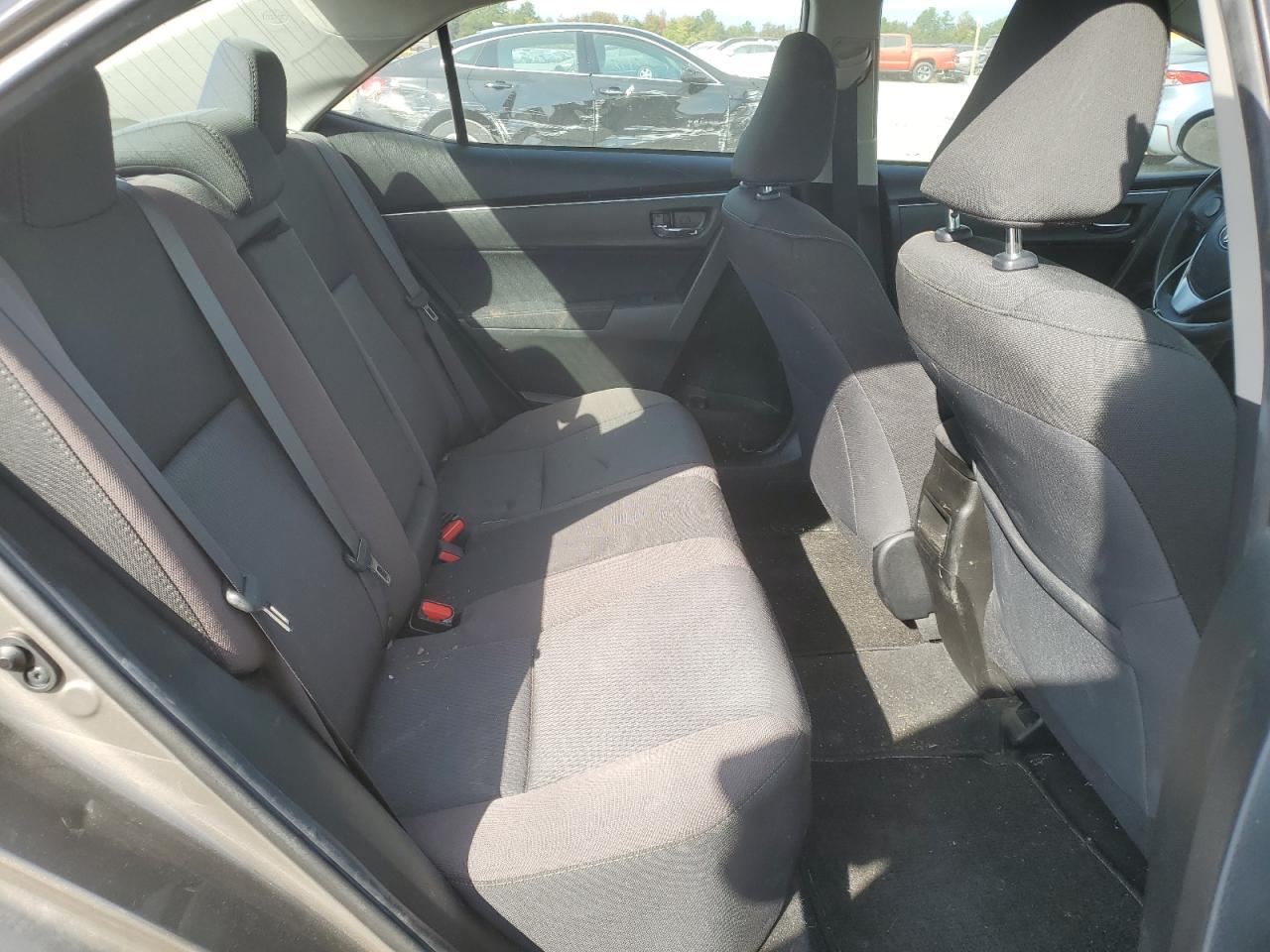 2018 Toyota Corolla L VIN: 5YFBURHEXJP772112 Lot: 76061084