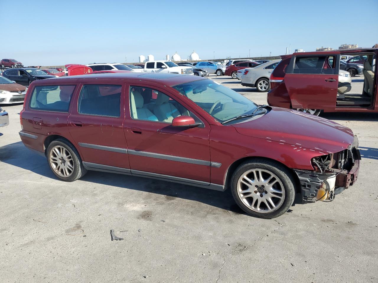 2004 Volvo V70 - Image 4