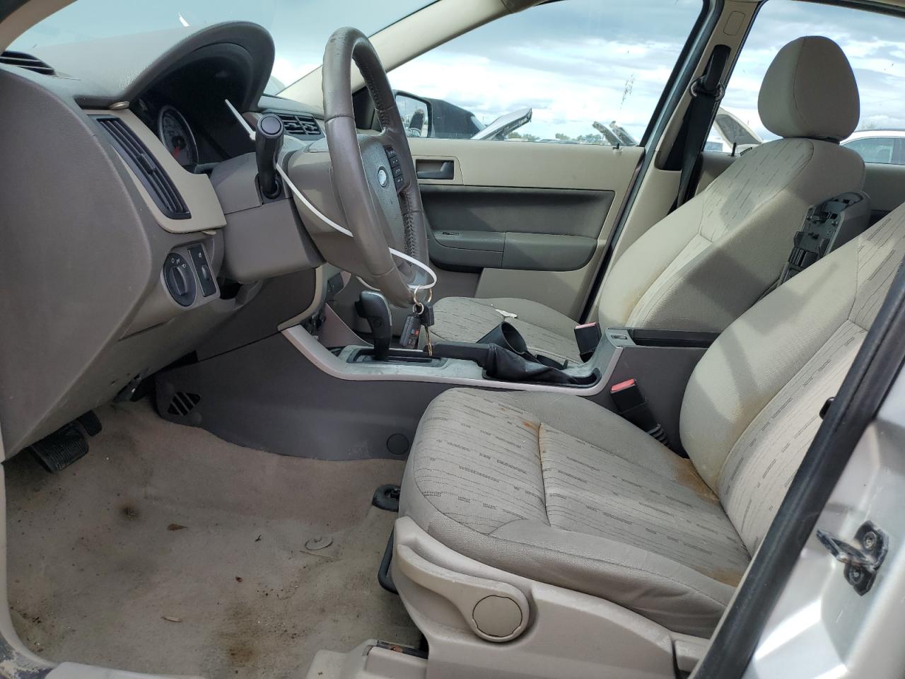 2010 Ford Focus - Image 7