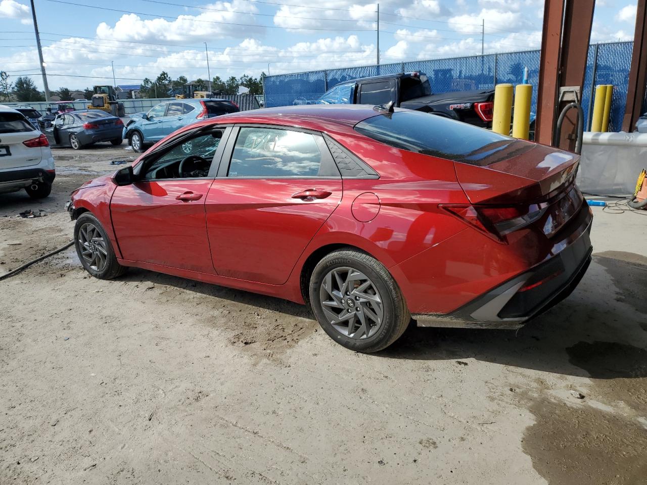 2024 Hyundai Elantra - Image 2