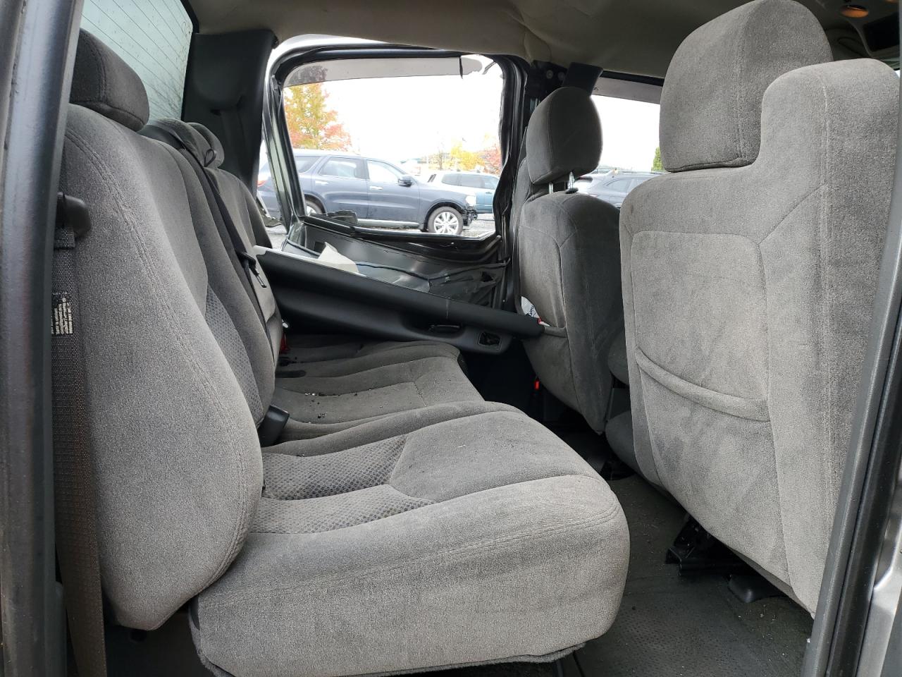 2007 Chevrolet Silverado - Image 10