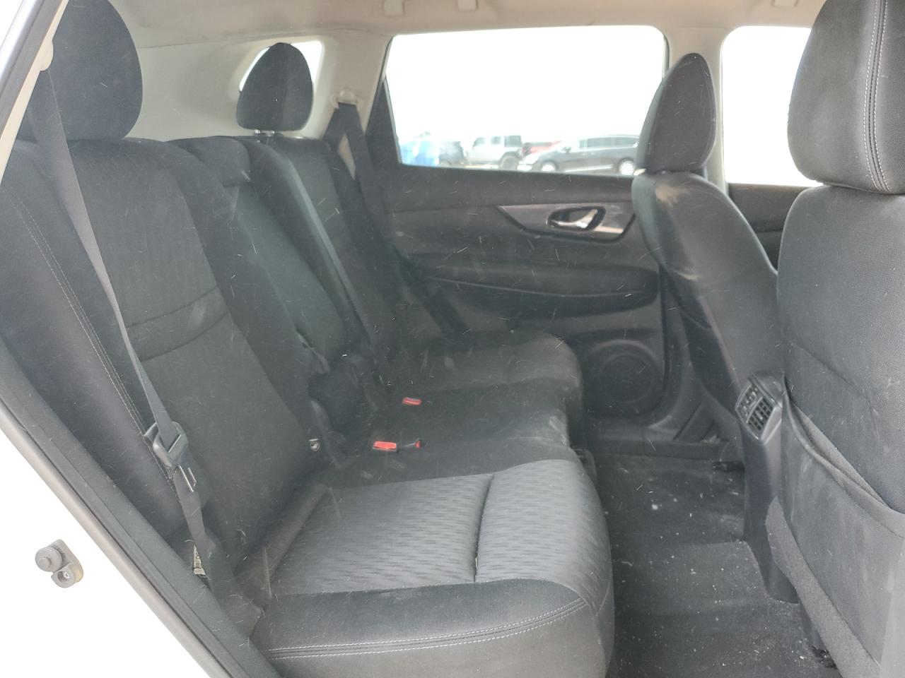 2017 Nissan Rogue - Image 10