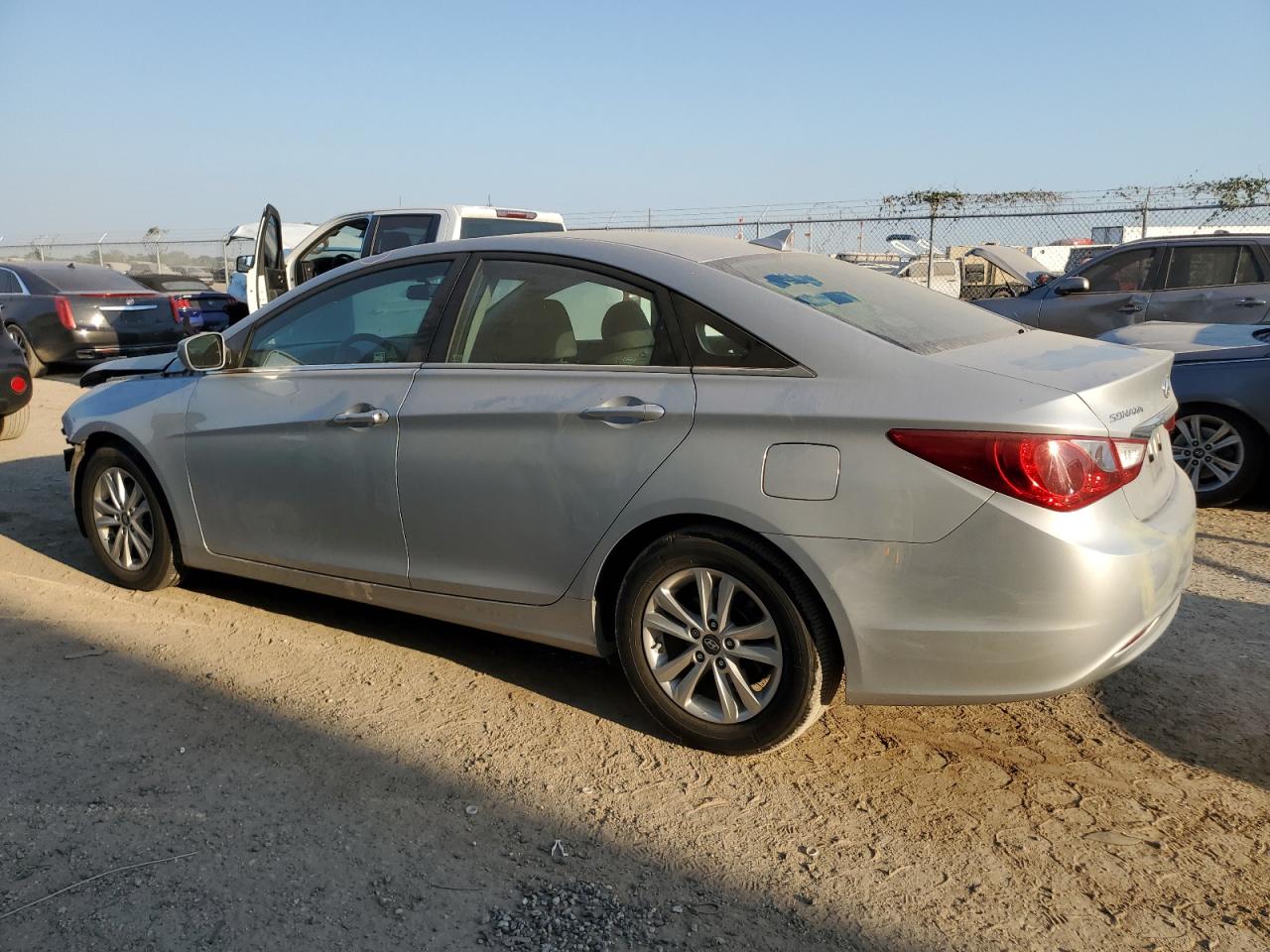 2011 Hyundai Sonata - Image 2