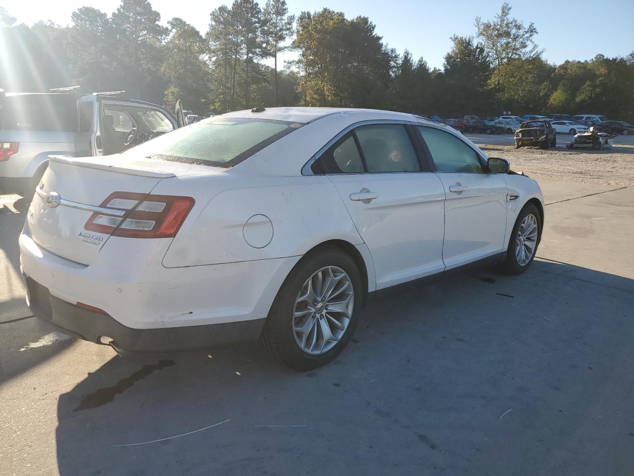 2013 Ford Taurus - Image 3