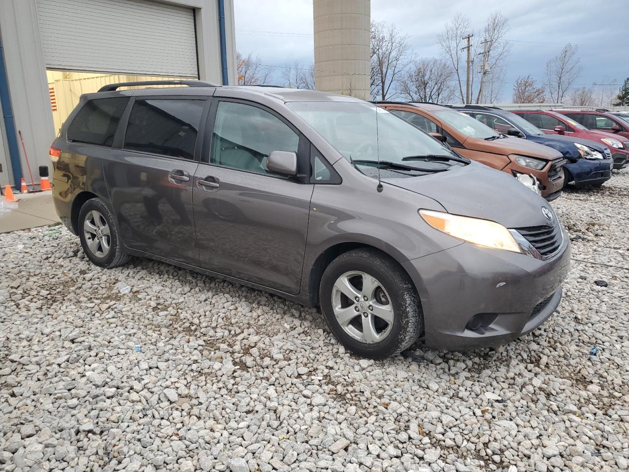 2012 Toyota Sienna - Image 4