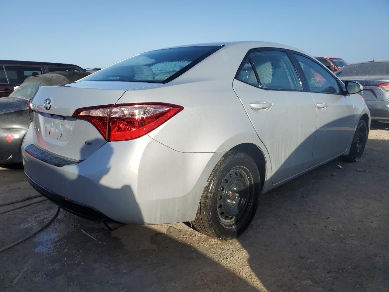 VIN 2T1BURHE5JC055097 2018 TOYOTA COROLLA no.3