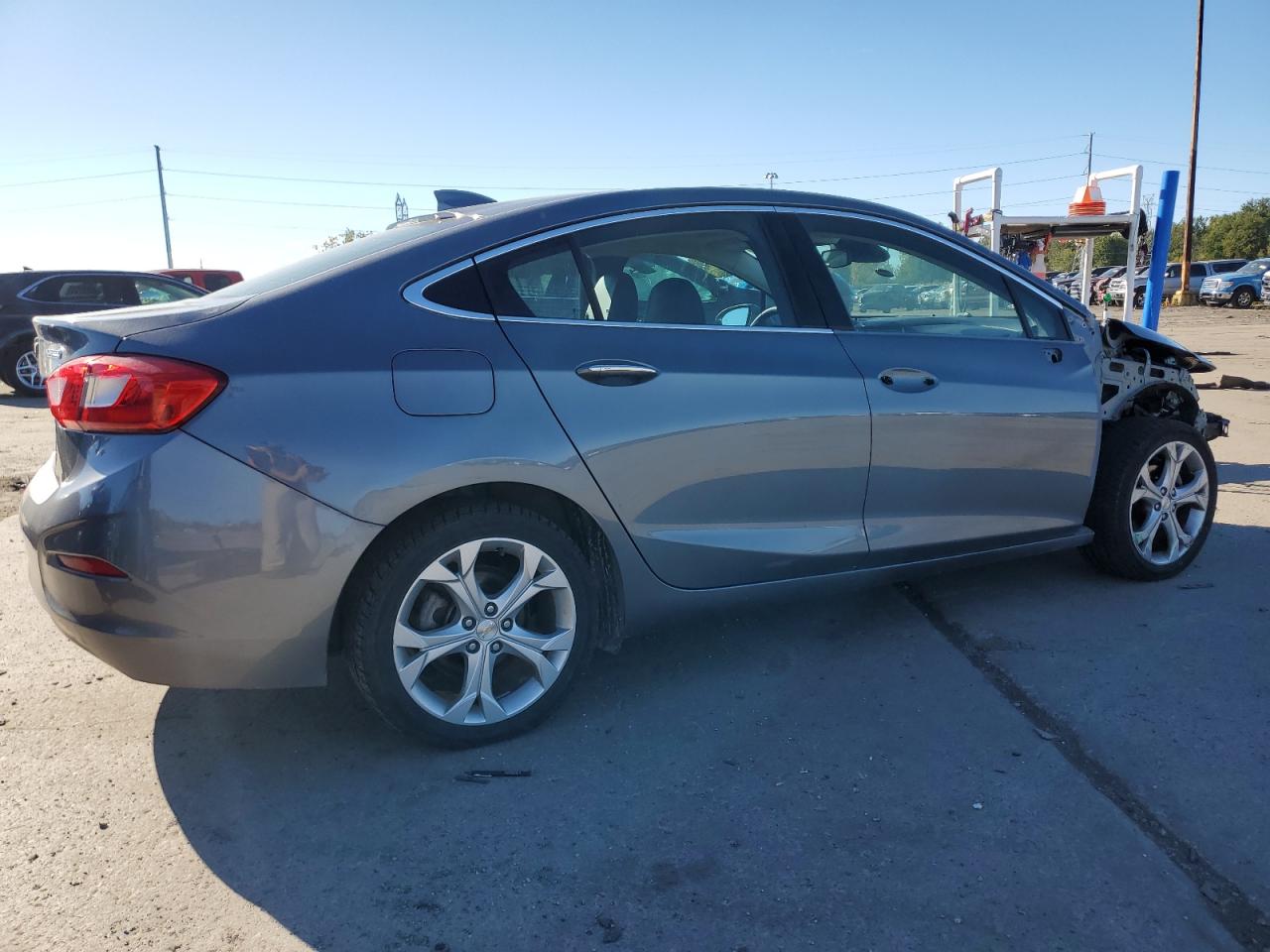 2018 Chevrolet Cruze - Image 3