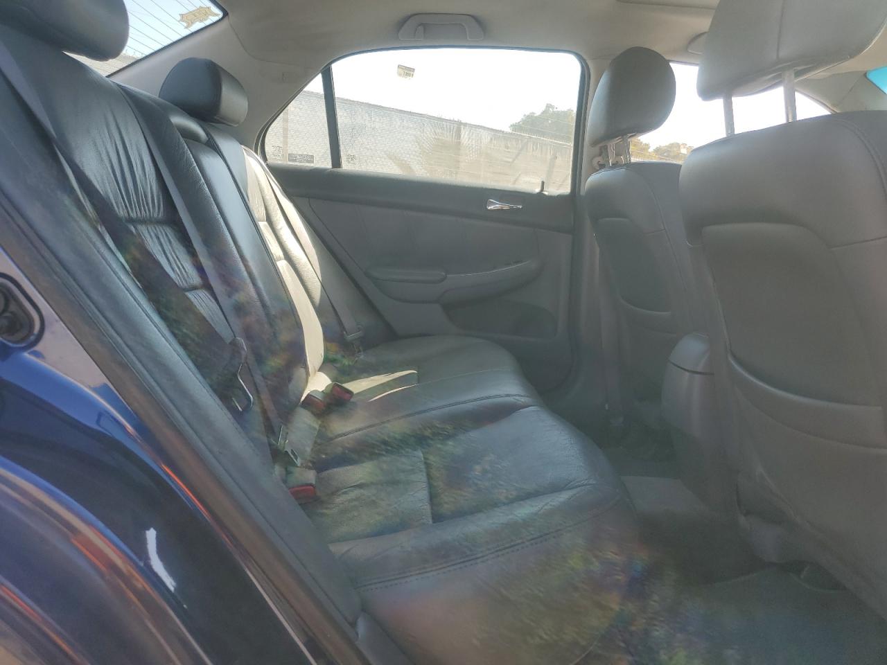 2003 Honda Accord - Image 10