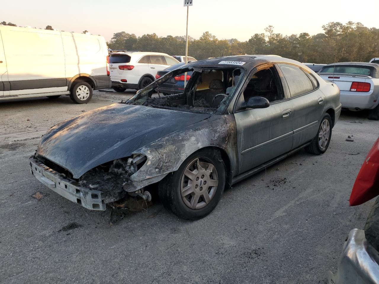 2005 Ford Taurus - Image 1