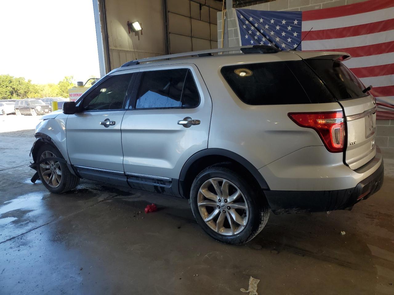 2015 Ford Explorer - Image 2