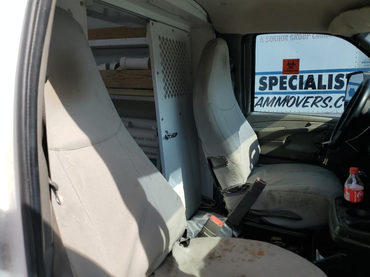 2010 Chevrolet Express - Image 10