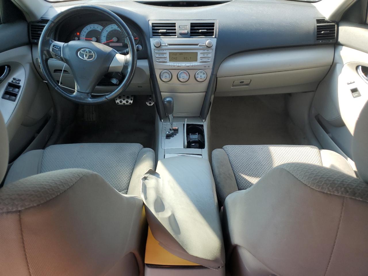 2011 Toyota Camry - Image 8