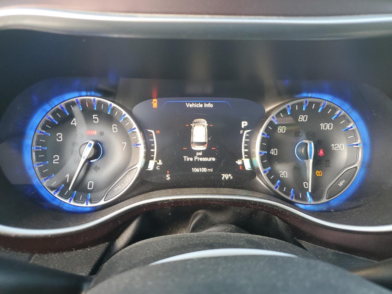 2018 Chrysler Pacifica - Image 9