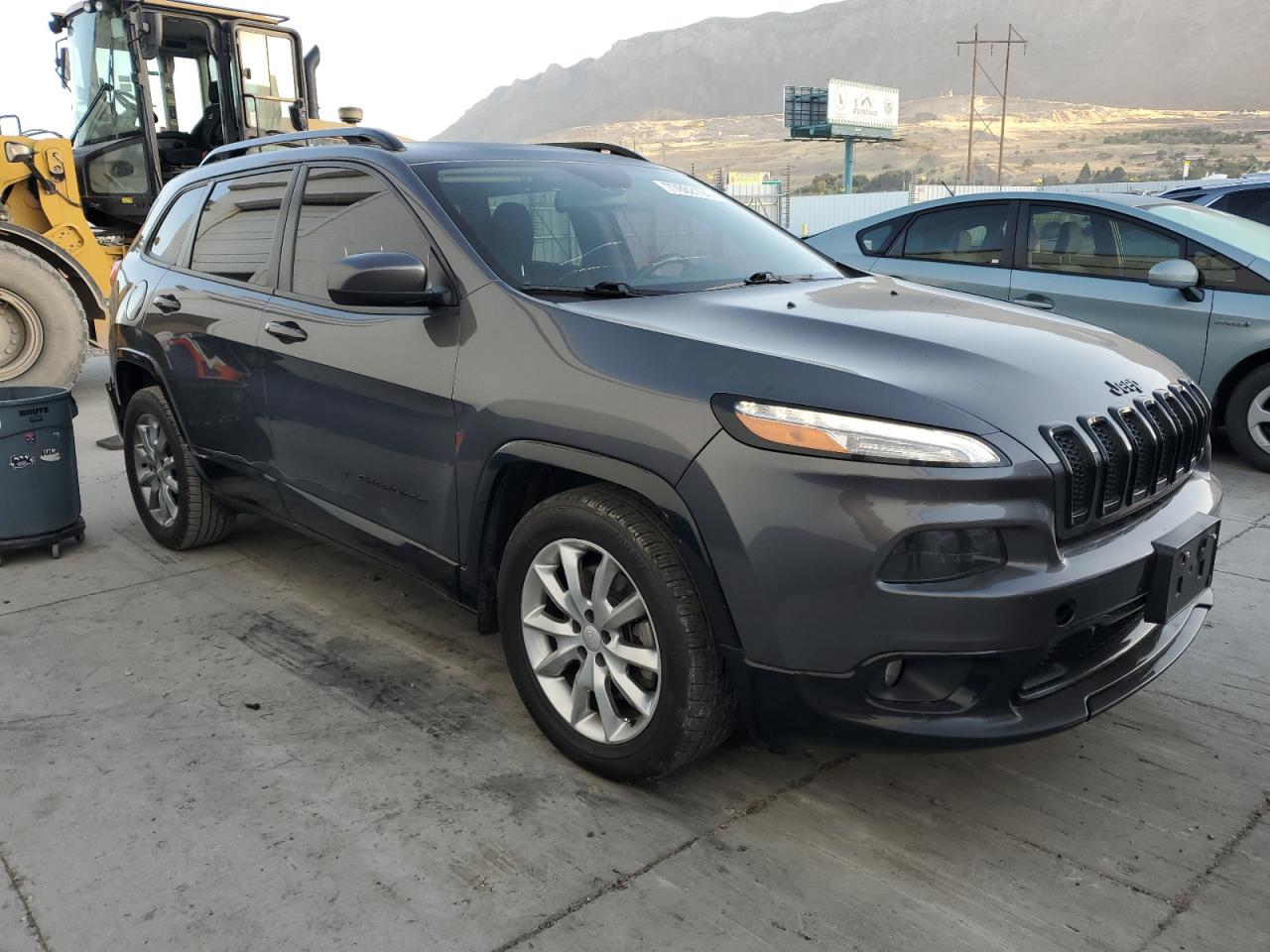 2018 Jeep Cherokee Latitude VIN: 1C4PJLCB4JD606096 Lot: 77862154