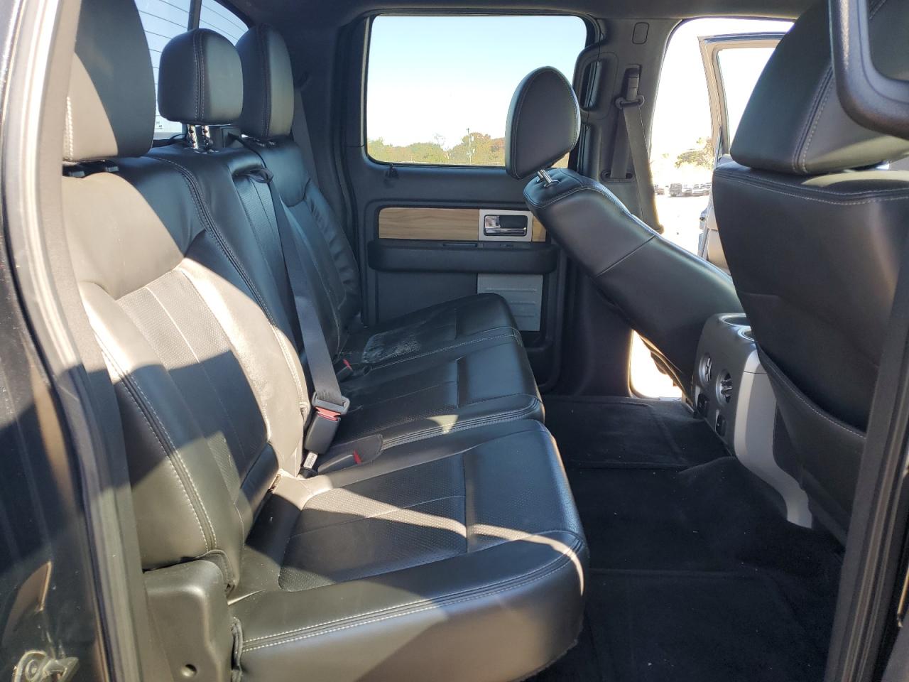 2011 Ford F-150 - Image 10