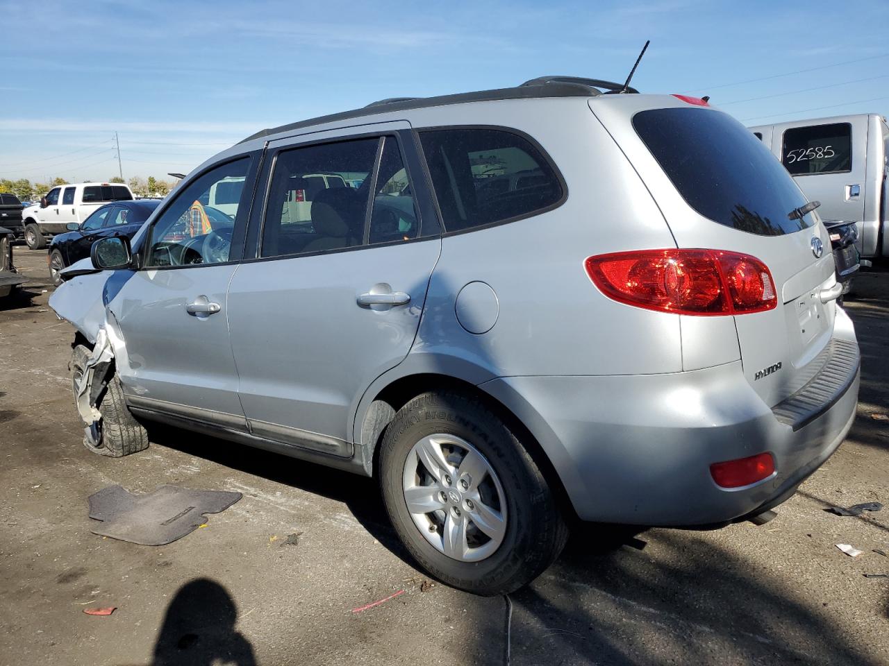 2009 Hyundai Santa Fe - Image 2