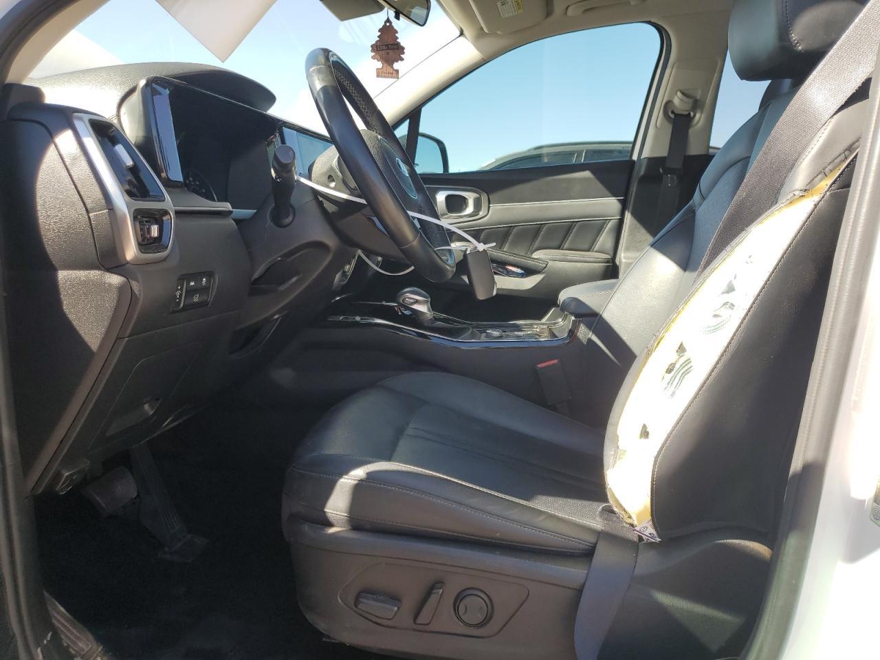 2021 Kia Sorento - Image 7