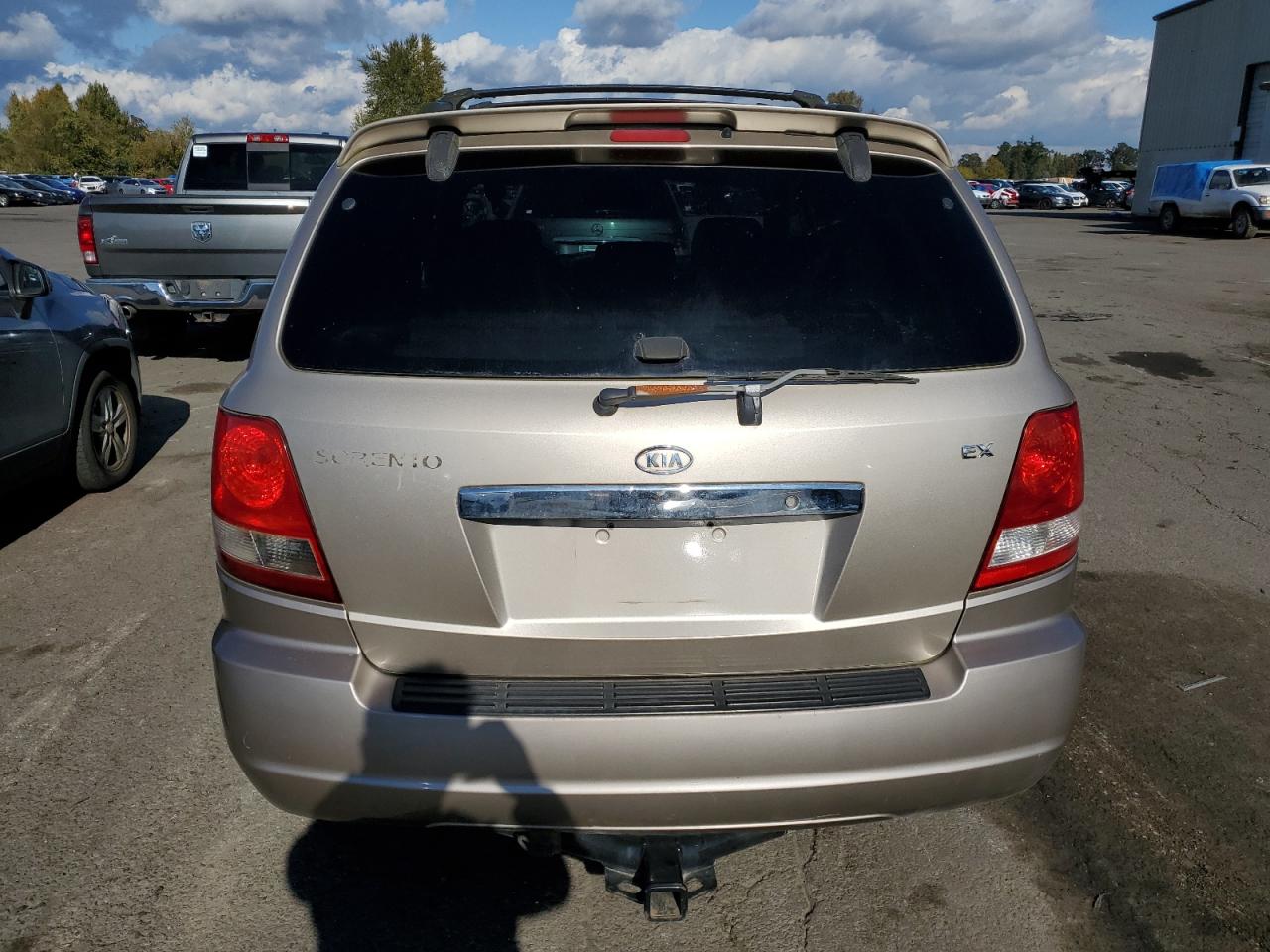 2004 Kia Sorento Ex VIN: KNDJD733945308462 Lot: 77390894