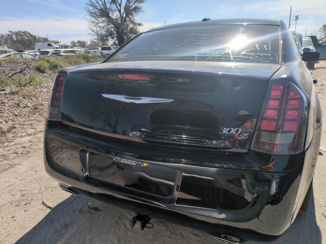 2014 Chrysler 300 - Image 6