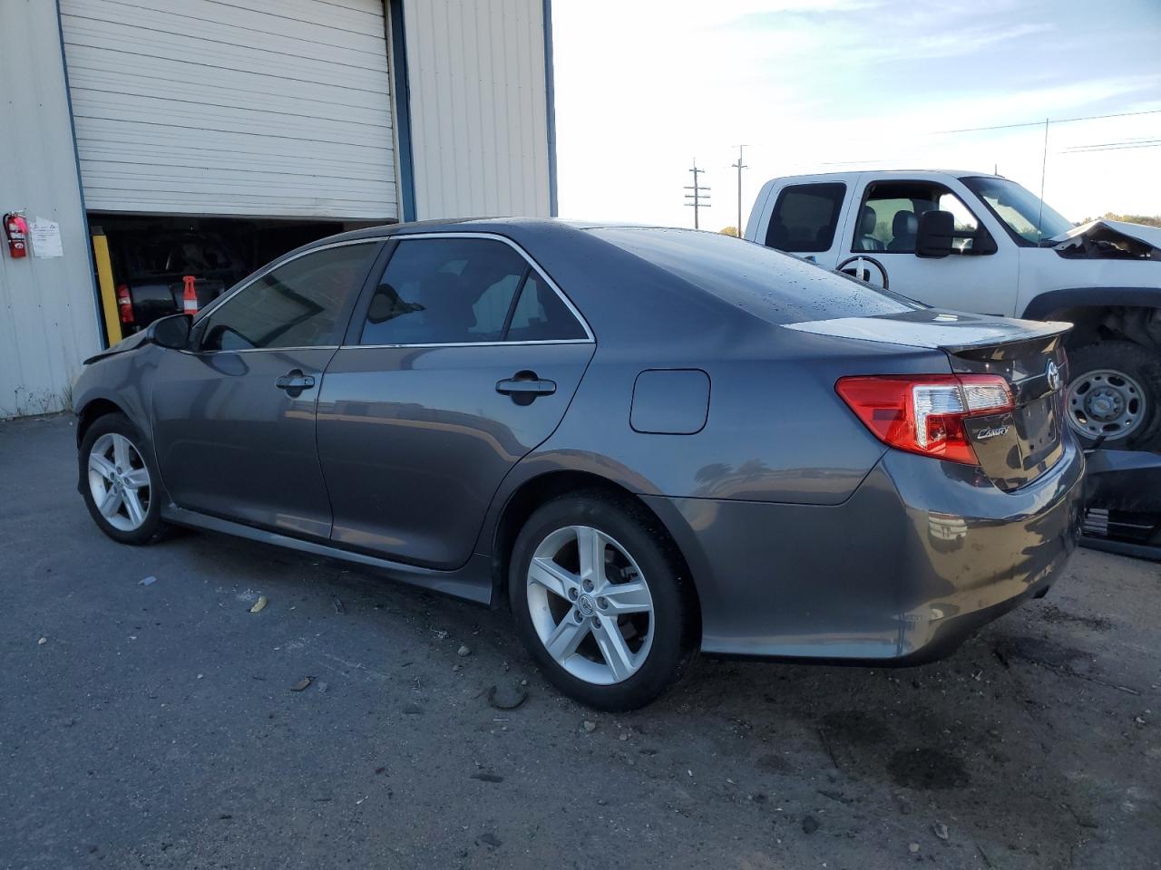 2014 Toyota Camry - Image 2