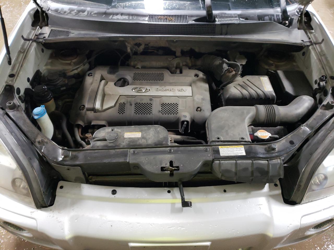 2005 Hyundai Tucson - Image 11